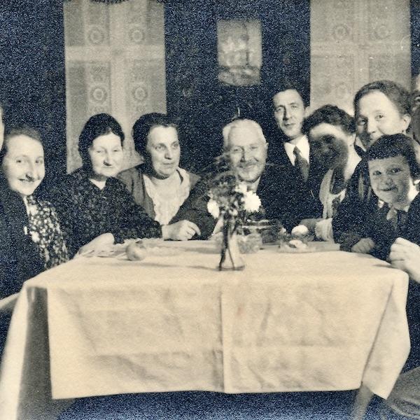 Thanksgiving by Family Tree Video